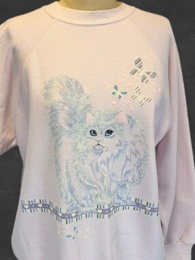 VINTAGE 80s Persian long hair kitty cat graphic sweatshirt cottage pink pastel